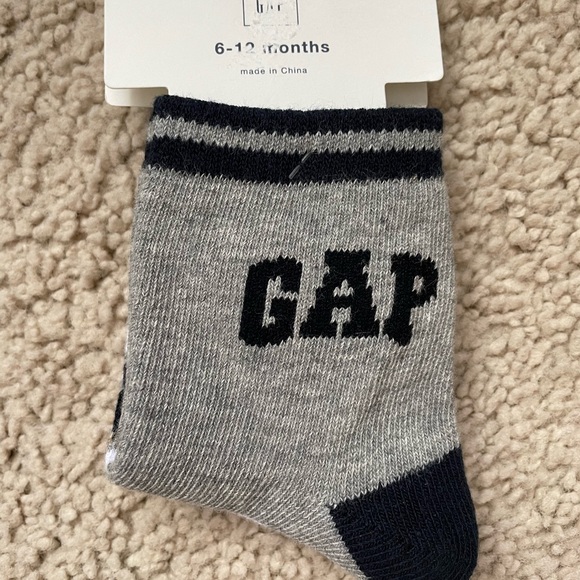 New Bundle: Luvable Friends Baby 6 pair Socks & Gap 1 pair socks - Picture 4 of 5